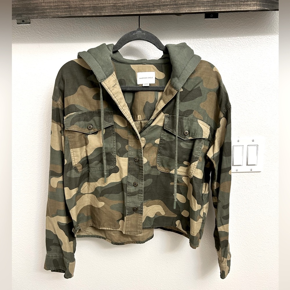 American Eagle Hooded Button Up Camo Shirt/Jacket (Size M)